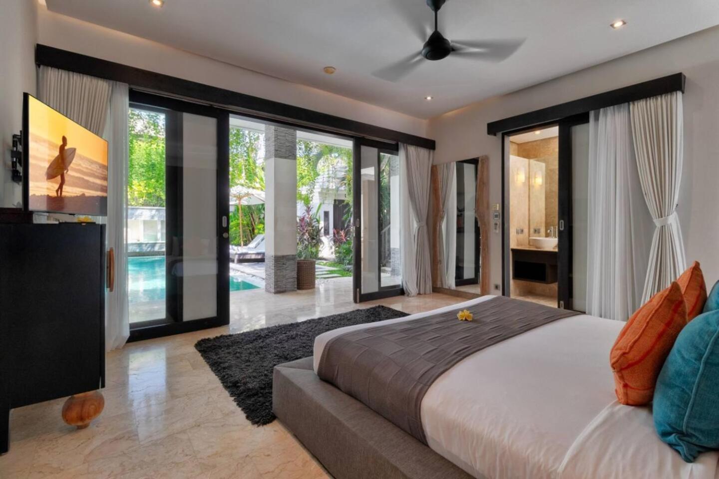 The Residence Seminyak Esterno foto