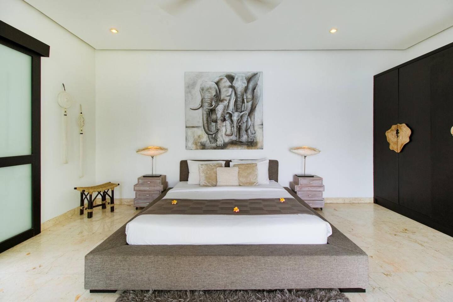 The Residence Seminyak Esterno foto