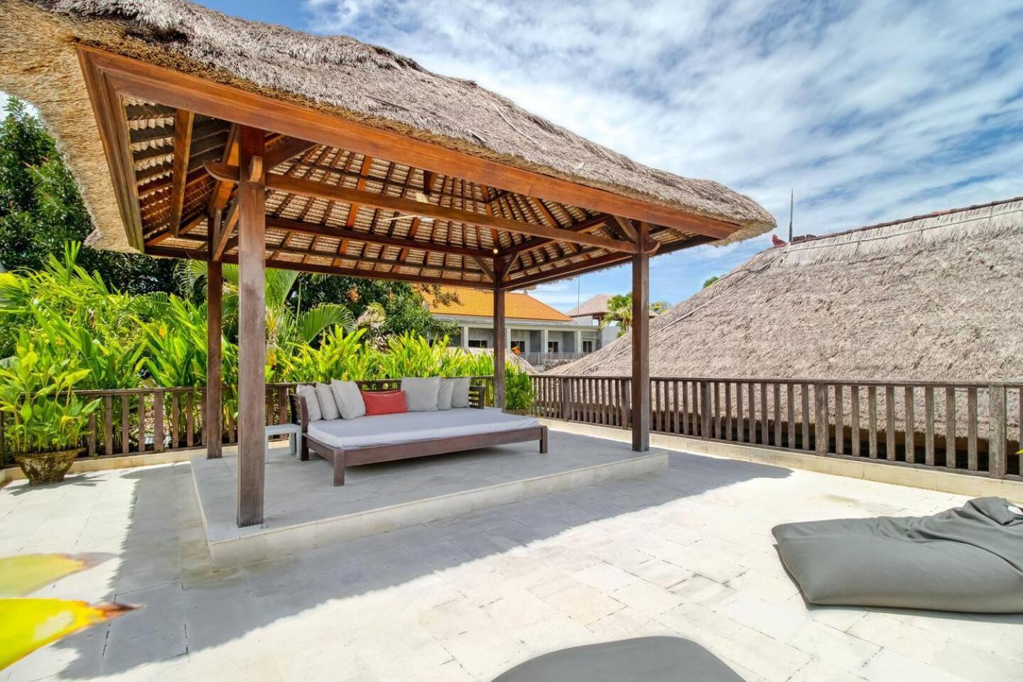 The Residence Seminyak Esterno foto