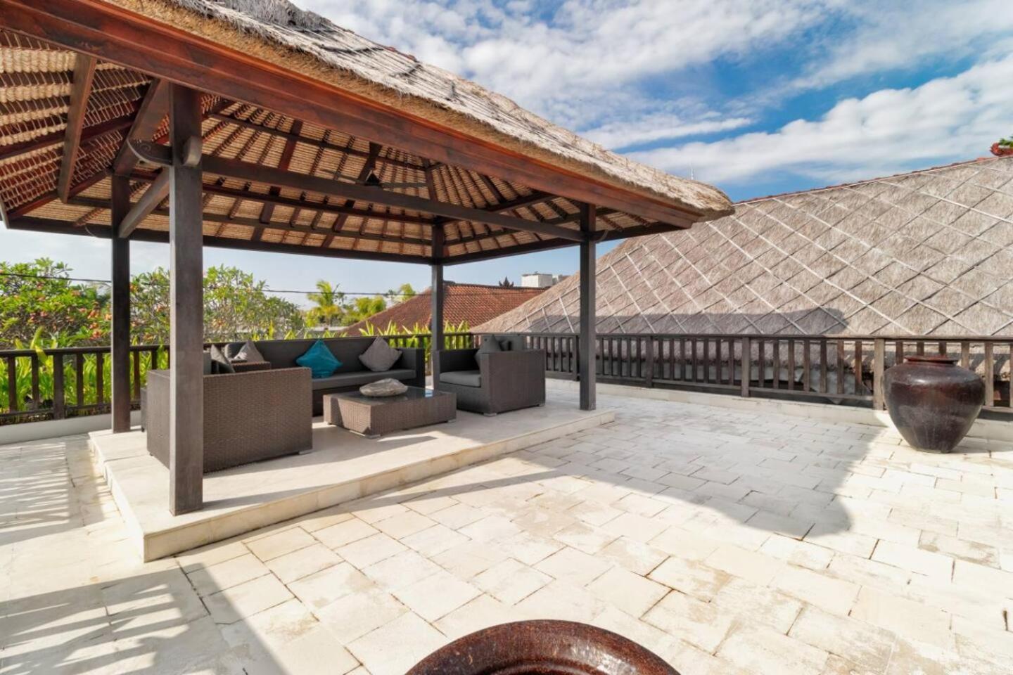 The Residence Seminyak Esterno foto