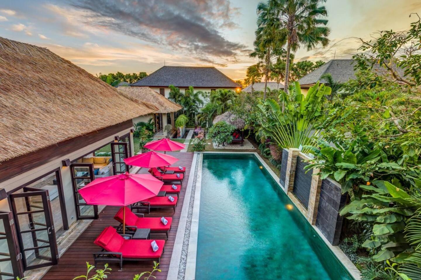 The Residence Seminyak Esterno foto