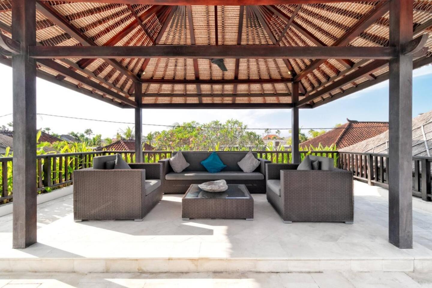 The Residence Seminyak Esterno foto