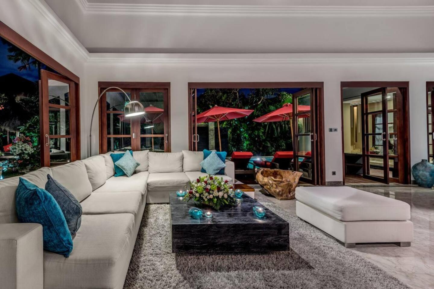 The Residence Seminyak Esterno foto