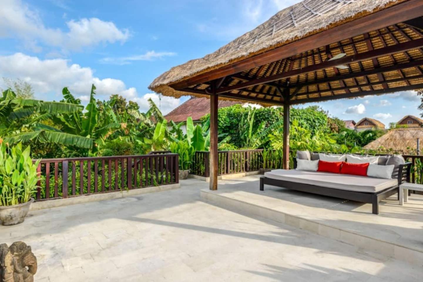 The Residence Seminyak Esterno foto