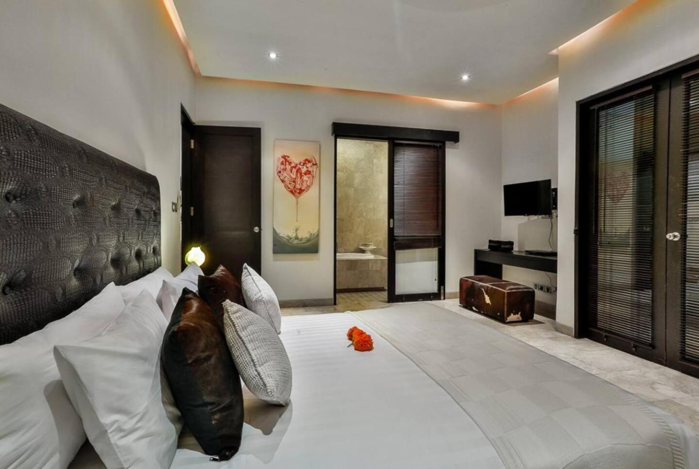 The Residence Seminyak Esterno foto