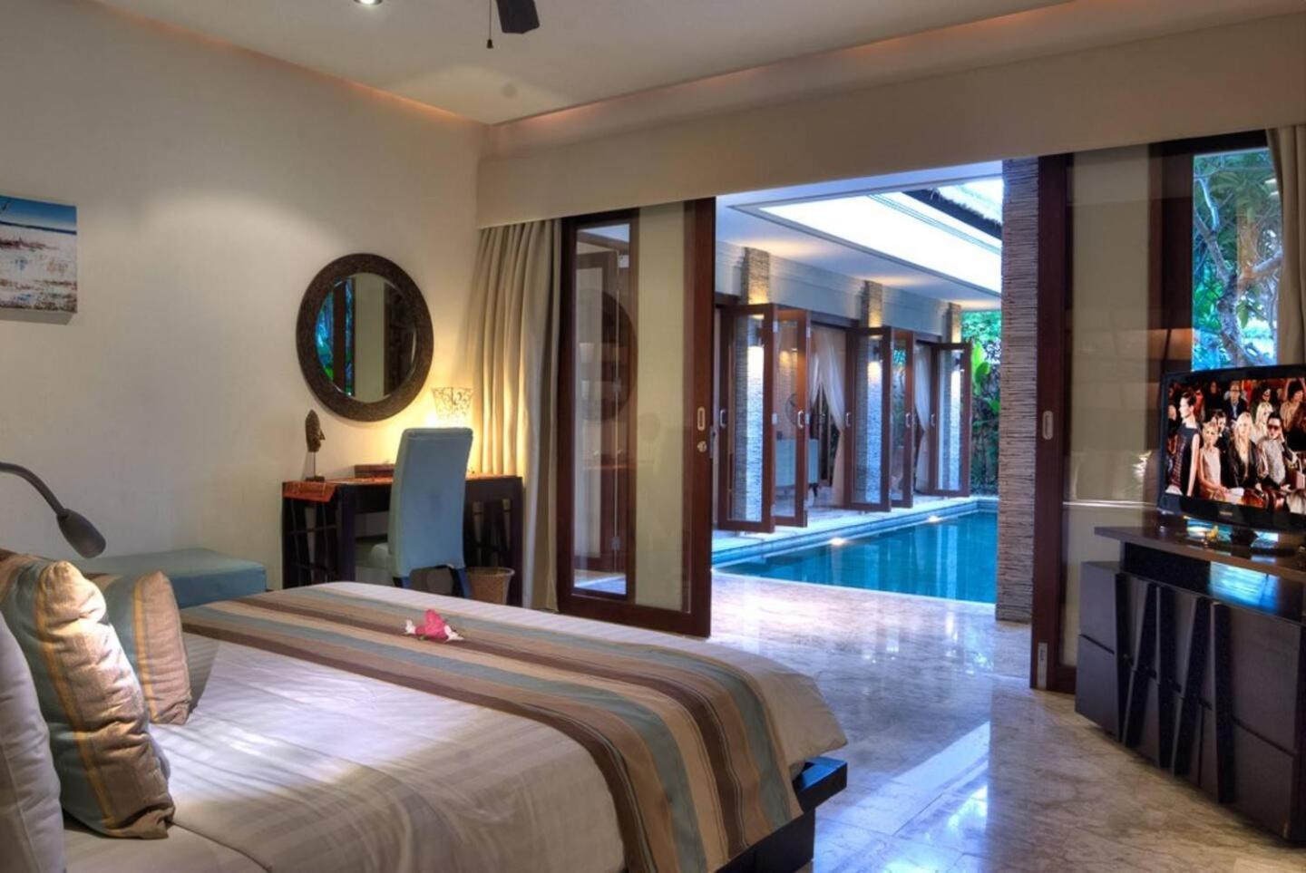 The Residence Seminyak Esterno foto