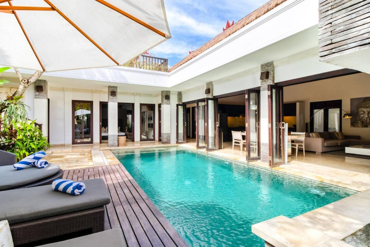 The Residence Seminyak Esterno foto